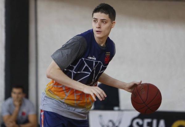 Vithinho chegou ao Vasco indicado por Alberto Bial