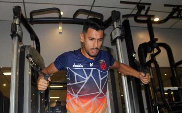 Andrés Ríos é uma das opções para o duelo com o Vitória