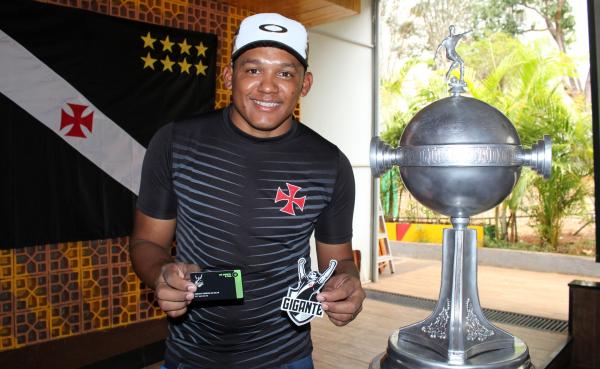 Torcedores também puderam aderir ao Programa Sócio Torcedor Gigante