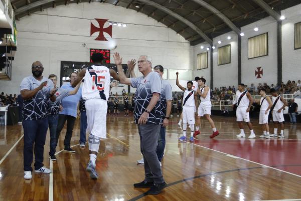 Técnico exaltou a força do conjunto em vitória no segundo jogo