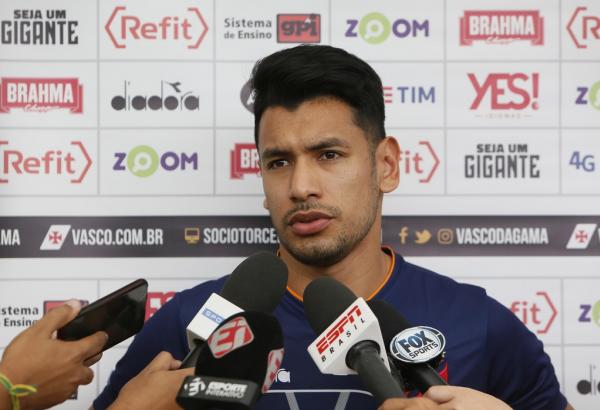 Andrés Ríos conversou com a imprensa no CT do Almirante