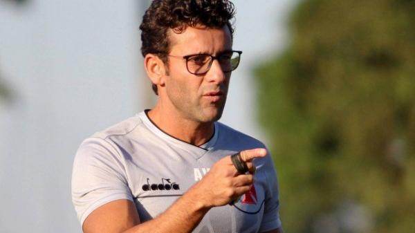 Alberto Valentim: missão delicada no Vasco