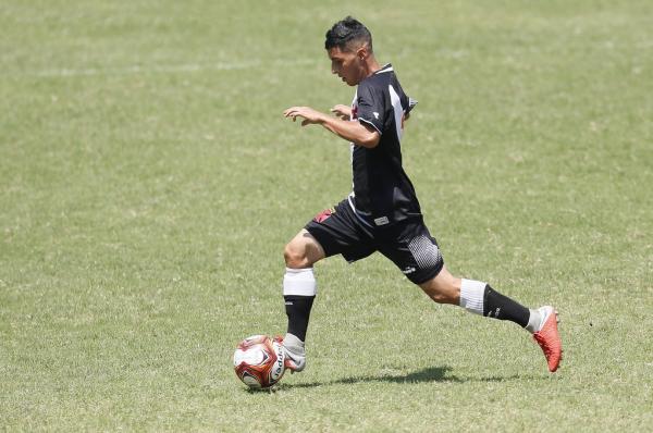 Brendon marcou o gol do Vasco na partida