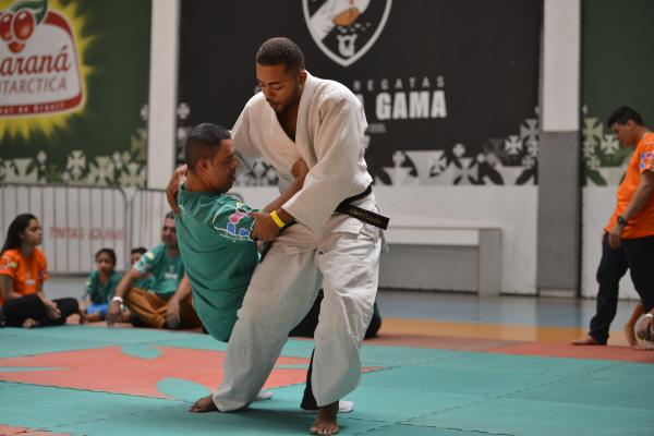 Cerca de 60 crianças participaram das atividades em São Januário