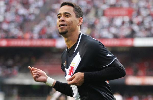 As duas mitadas do Vasco foram de Yago Pikachu