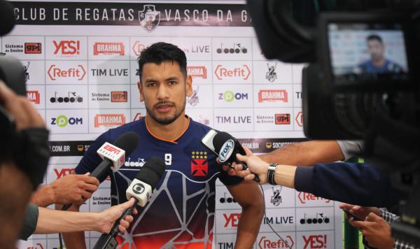 Andrés Ríos conversou com a imprensa após o treino