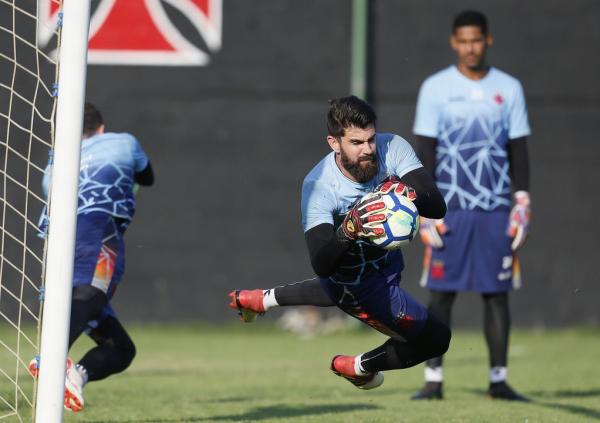 Fernando Miguel será o substituto de Martín Silva