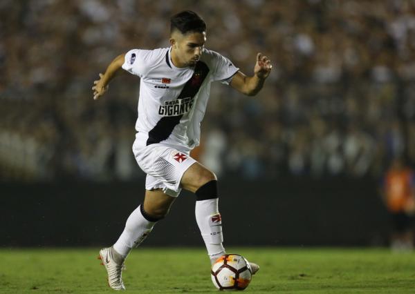 Andrey é uma das opções para o meio-campo vascaíno