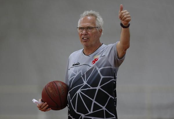 Bial durante treinamento do Vasco antes do NBB