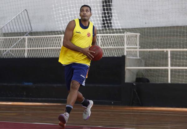 Ala é uma das caras novas do Vasco para o NBB 11