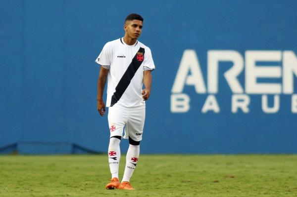 Saulo em ação com a camisa do Vasco