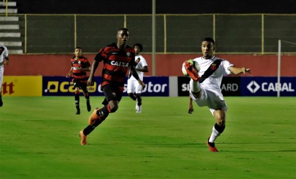 Bruno teve boa atuação no Barradão