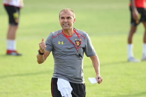 Milton Mendes assumiu o Sport recentemente