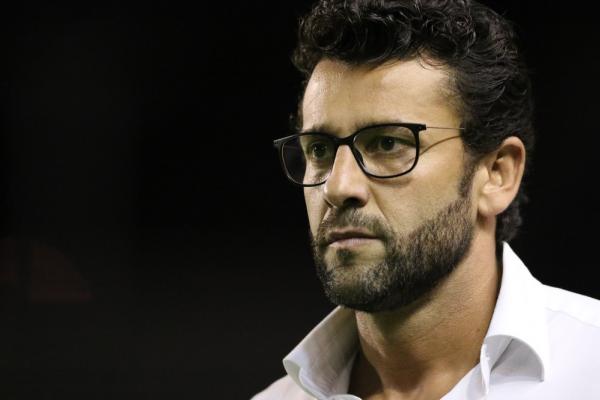 Alberto Valentim lamenta derrota fora de casa