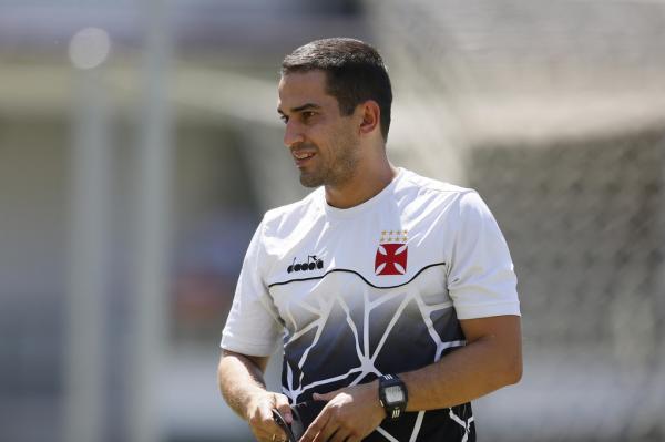 Celso Martins exalta comprometimento do sub-17 na temporada