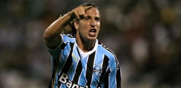Maxi López marcou contra o Inter e fez Grêmio procurar ressarcimento