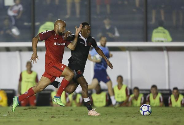 Fabrício em ação contra o Inter no Caldeirão