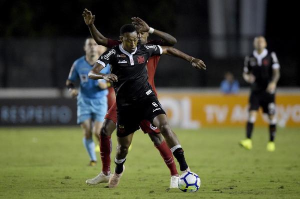 Fabricio em ação contra o Inter