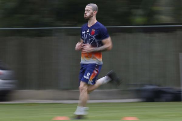 Luiz Gustavo vem se destacando pela polivalência