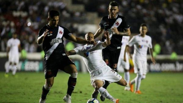 Vasco e Fluminense empataram em 1 a 1 em São Januário no primeiro turno