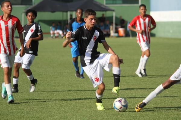 Meninos da Colina venceram o Bangu em duas categorias