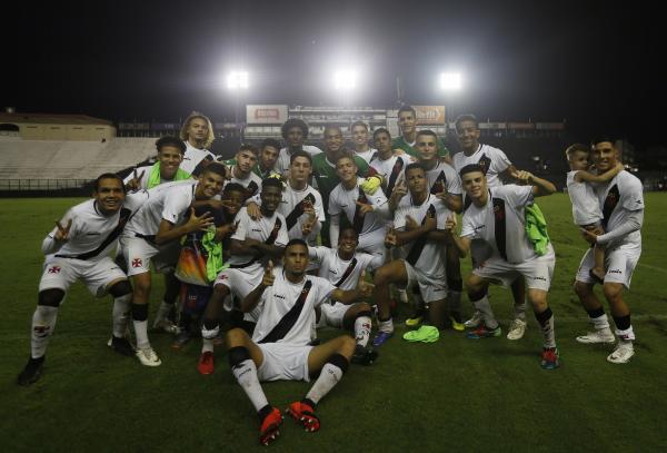 Meninos da Colina estão invictos na competição