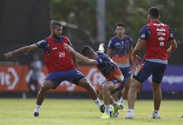 Willian Maranhão durante treino no CT do Almirante