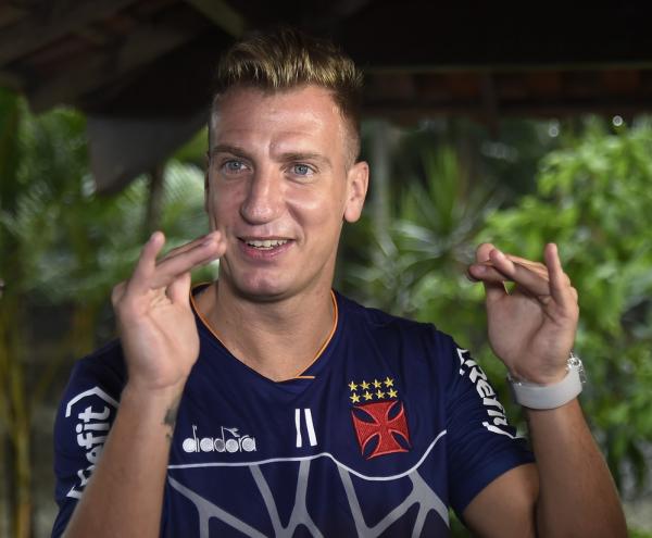 Maxi López, atacante do Vasco, em entrevista exclusiva