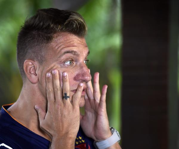 Maxi López se emociona ao falar dos filhos