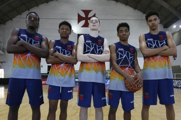 Em ordem: Luiz Felipe, Araújo, Caio, Gabriel e Ítalo Honorato