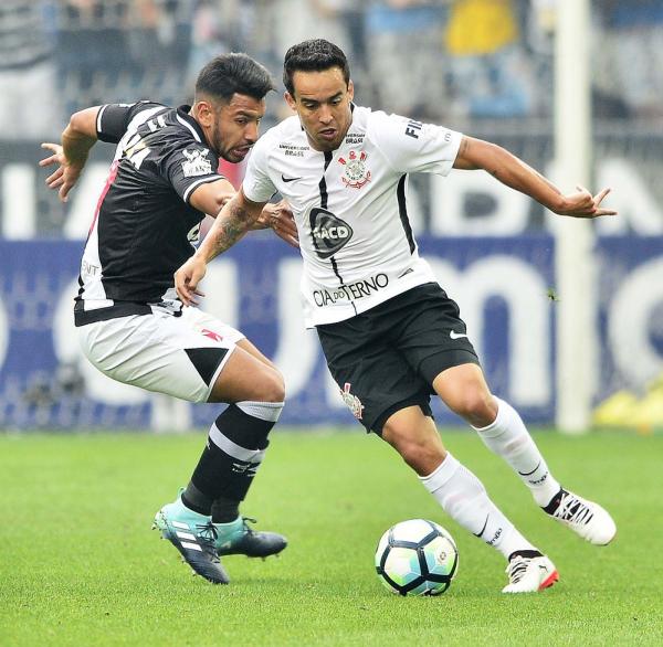 Jadson esteve em campo na última vitória do Corinthians como mandante