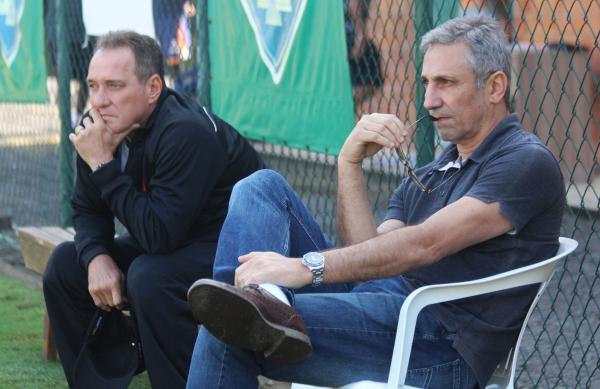 Alexandre Campello ao lado do coordenador técnico PC Gusmão