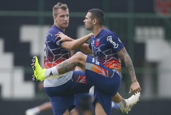 Leandro Castan e Maxi López são amigos desde os tempos que atuaram juntos no Torino. Os dois deram outra cara ao Vasco