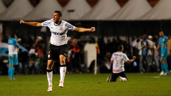 Leandro Castan conquistou a Libertadores pelo Corinthians com o técnico Tite