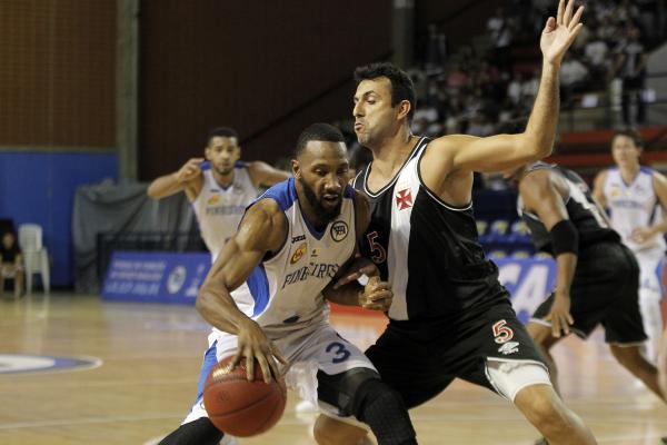 Vasco e Pinheiros se enfrentaram sete vezes na temporada 2016/2017 do NBB CAIXA