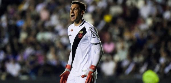 Martín Silva em ação contra o Bahia; goleiro está desde 2014 no Vasco