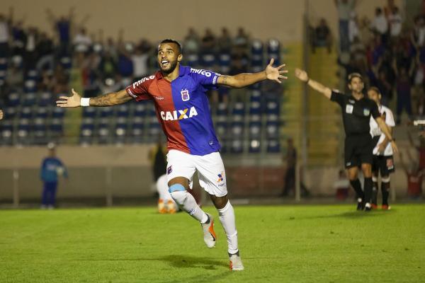 Bahia monitora situação de Alex Santana
