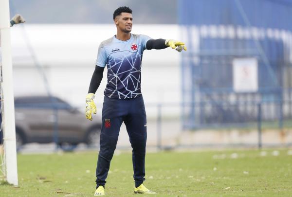 Alex pegou três pênaltis no duelo diante do Grêmio