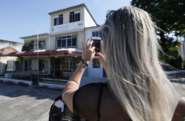 ayanara visitou o Colégio Vasco da Gama, onde estudou