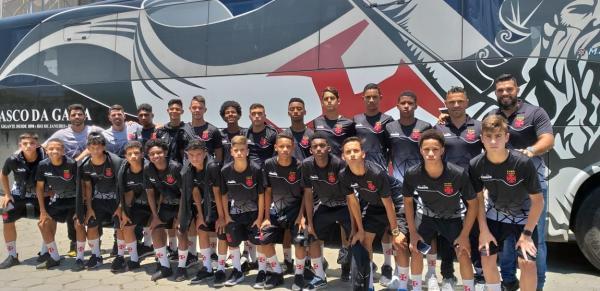 Delegação vascaína embarcou nesta quinta-feira para São Paulo