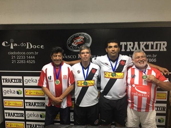 Esquerda para direita: Marco Galindo (BANGU AC), Lauro Couto (CRVG), Abel Cêpa (CRVG) e Marcelo Coutinho (BANGU AC)