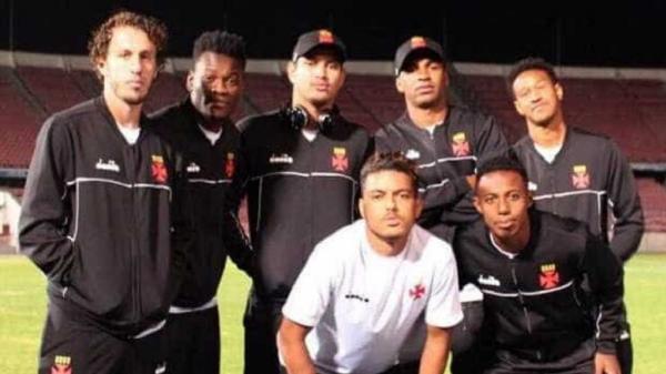 Dos jogadores da foto, apenas Rafael Galhardo, Gabriel Félix e Evander possuem vínculo com o Vasco