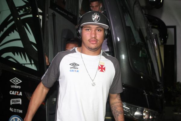 Gabriel Félix sempre chegava aos estádios acompanhado de uma caixa de som. Jogador era o DJ do elenco