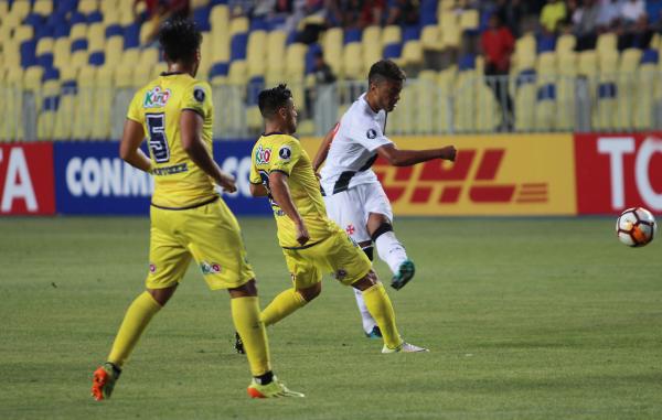 O Vasco voltou à Libertadores após 6 anos e estreou goleando o Universidad de Concepción-CHI por 4 a 0