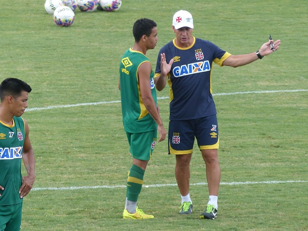Jorginho e Yago Pikachu em treino do Vasco