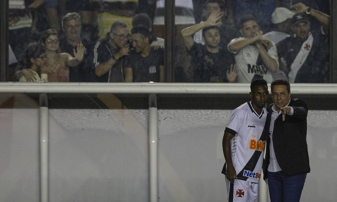 Jairinho entrou em quatro jogos pelo Vasco, sempre nos braços da torcida
