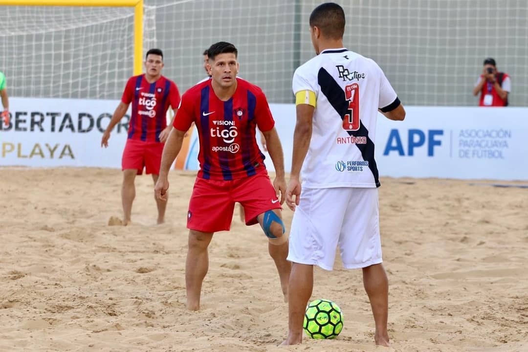 Conmebol Copa Libertadores Futbol de Playa - Santos - Brasil - 11/01/2017 - Boquinha do Vasco da Gama comemora seu gol durante partida contra o Hanacas FC (BOL) pela Copa Libertadores de