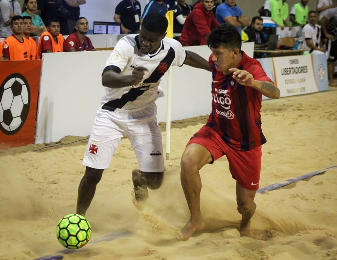 Conmebol Copa Libertadores Futbol de Playa - Santos - Brasil - 11/01/2017 -  Boquinha do Vasco da Gama comemora seu gol durante partida contra o Hanacas  FC (BOL) pela Copa Libertadores de