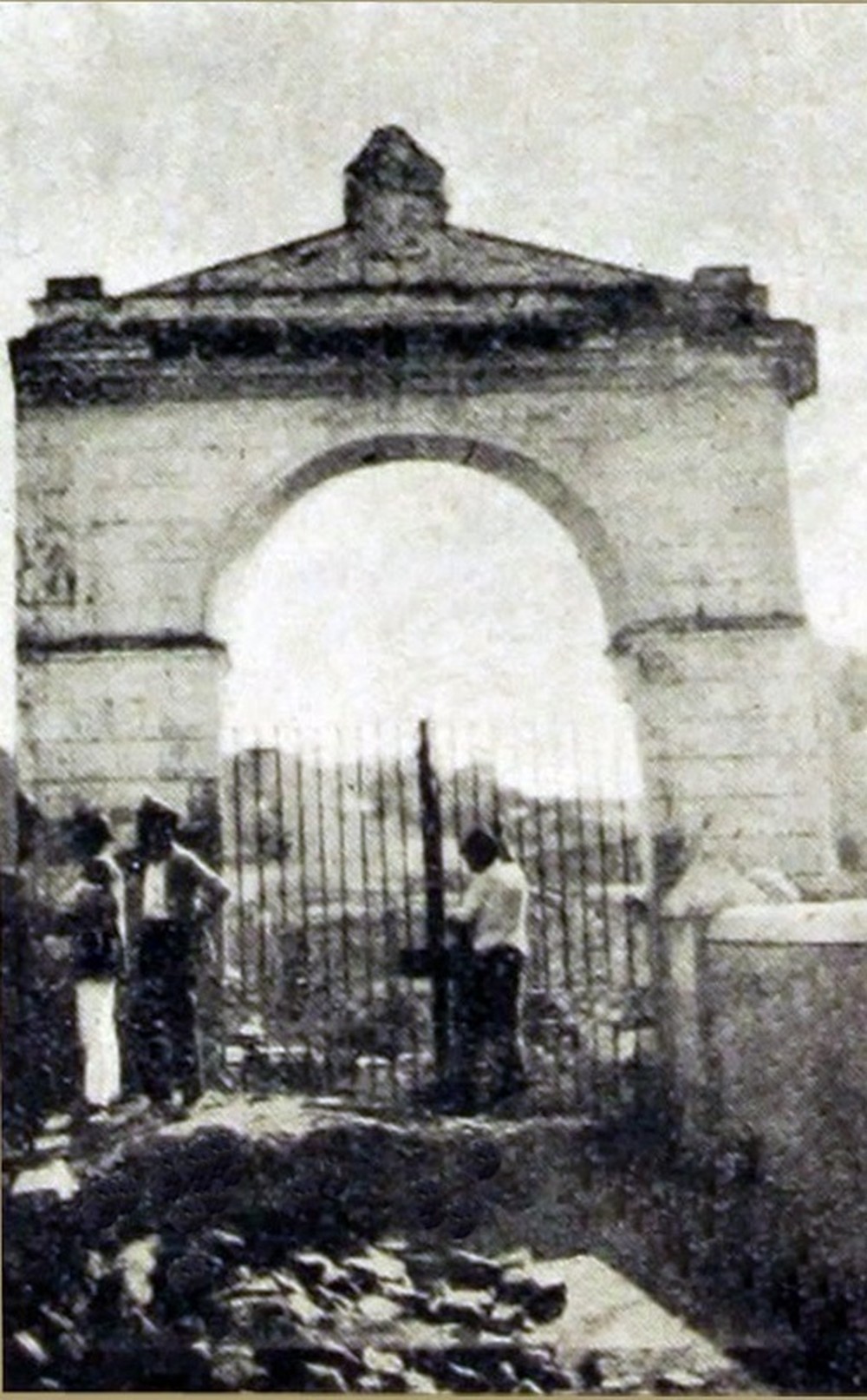 Portão da Chacrinha do Imperador, terreno onde foi construído São Januário