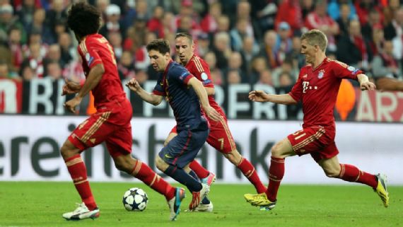 Lionel Messi é cercado pela marcação do Bayern de Munique durante semifinal da Champions League
